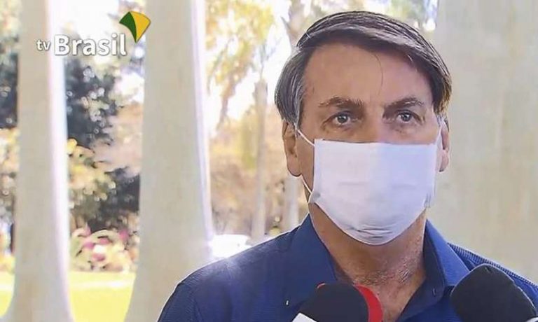 Presidente Jair Bolsonaro testa positivo para covid-19