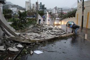 Ciclone extratropical provoca ventos de 100 km/h e deixa rastro de destruição em Jaraguá do Sul
