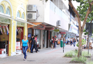 Confira o horário de funcionamento do comércio de rua e de shoppings de Joinville neste fim de ano