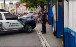 Homem é preso por importunação sexual dentro do transporte coletivo de Florianópolis