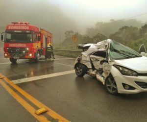 Duas pessoas morrem em grave acidente na SC-418, em Joinville