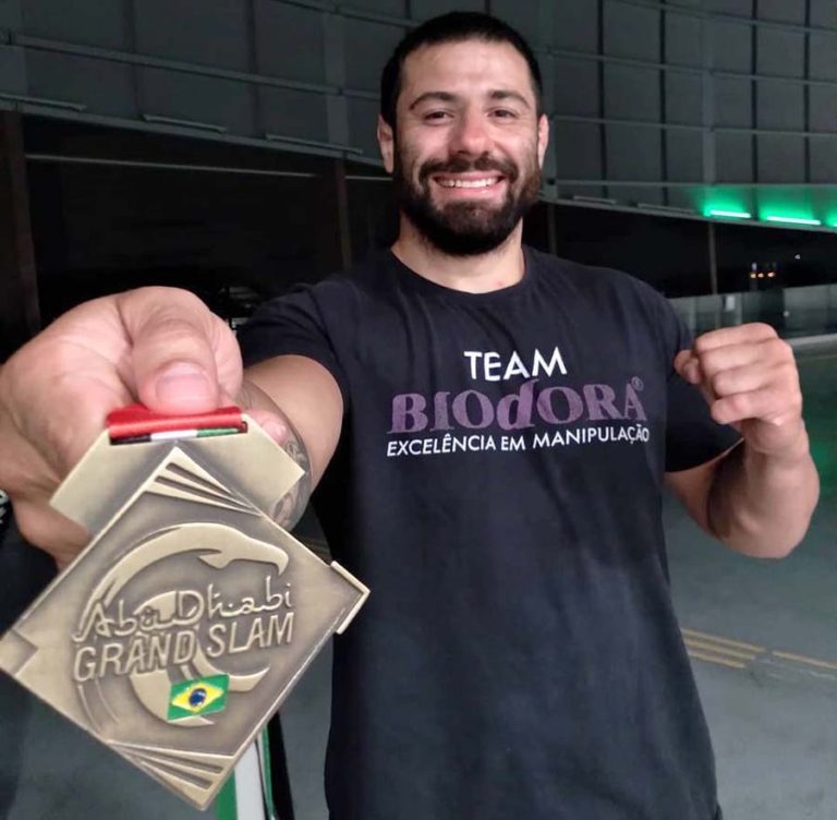 Jaraguaense garante medalha no Grand Slam de Jiu-Jitsu