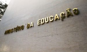 Governo libera R$ 2,61 bilhões para universidades federais