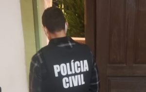 Casal é preso em cidade de SC acusado de abusos sexuais em rituais espiritualistas