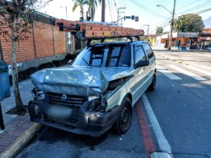 Motorista é socorrido em acidente em Jaraguá do Sul