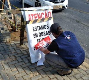 Obra de telefonia é embargada pela Prefeitura em Jaraguá do Sul