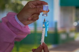 Governo de SC promete vacinar toda a população acima de 18 anos até outubro; confira o calendário