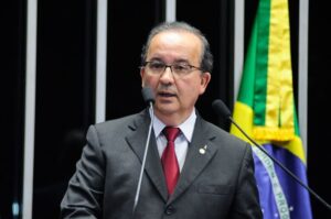 Jorginho Mello é eleito governador de SC