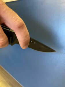Homem utiliza faca e ameaça companheira em Jaraguá