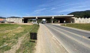 Investimentos recordes impulsionam duplicação da BR-280 entre São Francisco do Sul e Jaraguá.