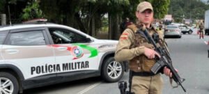 Receptação, tráfico de drogas e recuperação de veículo furtado em Guaramirim