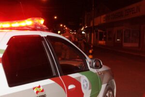 Adolescente detido por furto após ser flagrado por vítima em Jaraguá