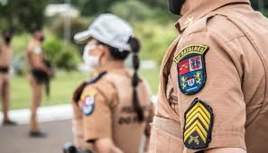 Indivíduo quebra espelho de comercio e desacata a Polícia Militar em Jaraguá.