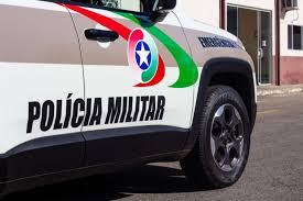 Mulher de 33 anos agride Policial durante atendimento de ocorrência em Jaraguá do Sul