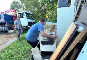Bota Fora segue com recolhimento de materiais na Ilha da Figueira