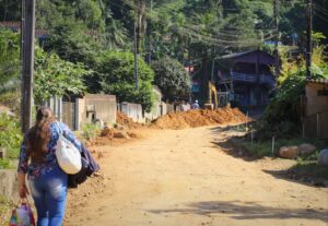 Iniciam obras de pavimentação na Rua Gustavo Lessmann