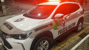 Atendente do 190 ajuda mãe a salvar bebê engasgado por telefone