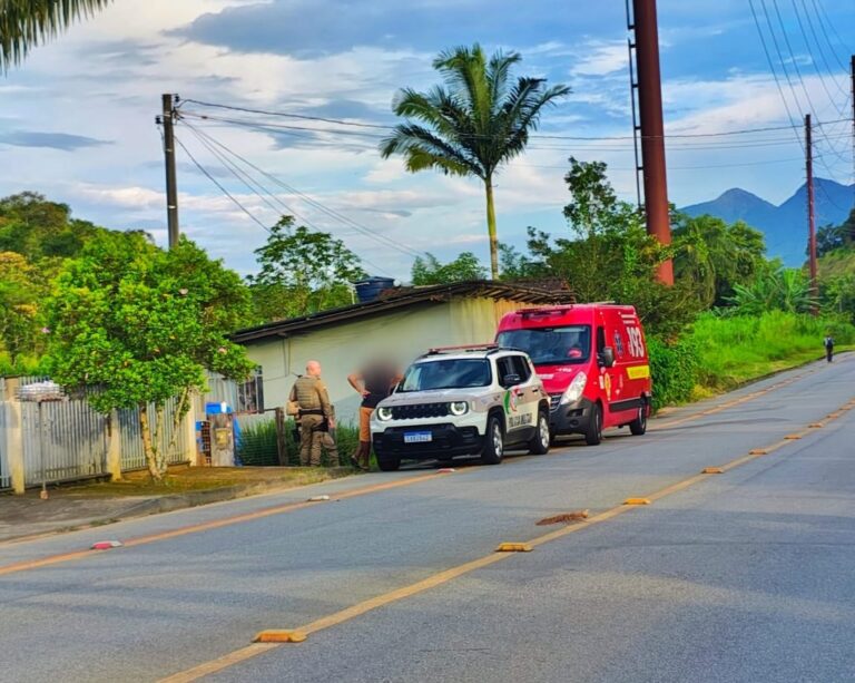 Mulher é esfaqueada após discussão em Jaraguá do Sul